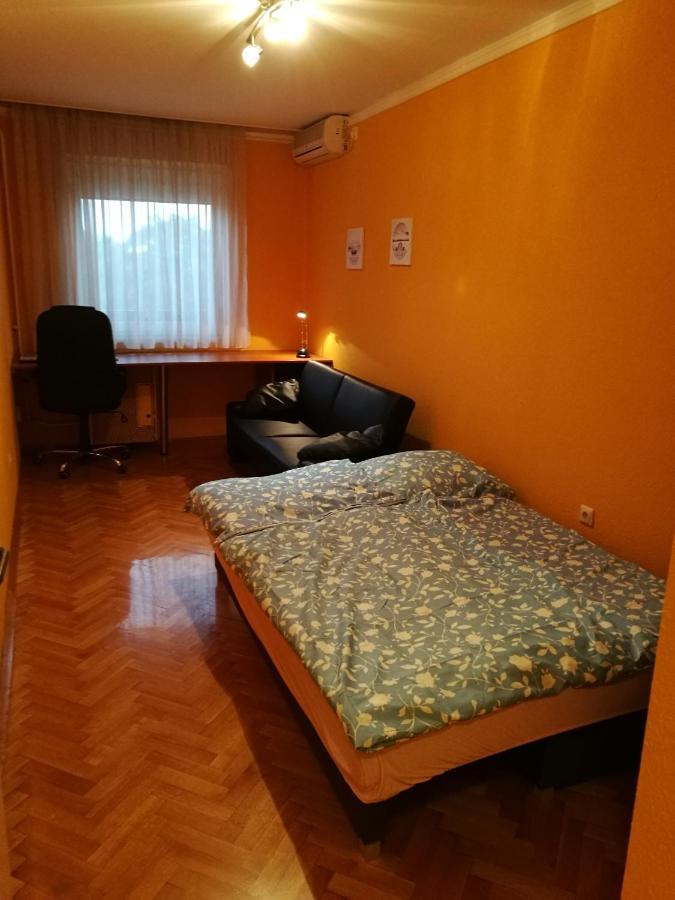 Ferienwohnung Zsolnay Apartman Pécs Exterior foto